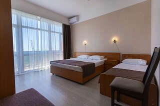 Гостиница Атлантида Анапа Трехместный Triple+(Комфорт) с видом на море-1