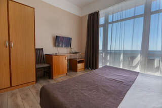 Гостиница Атлантида Анапа Двухместный (Комфорт Double) с видом на море-2